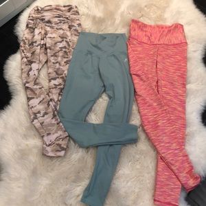 Scrunch butt leggings lot